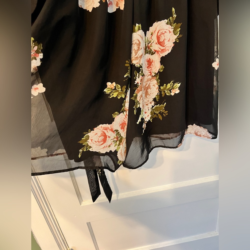 Floral Romper - Picture 4 of 5
